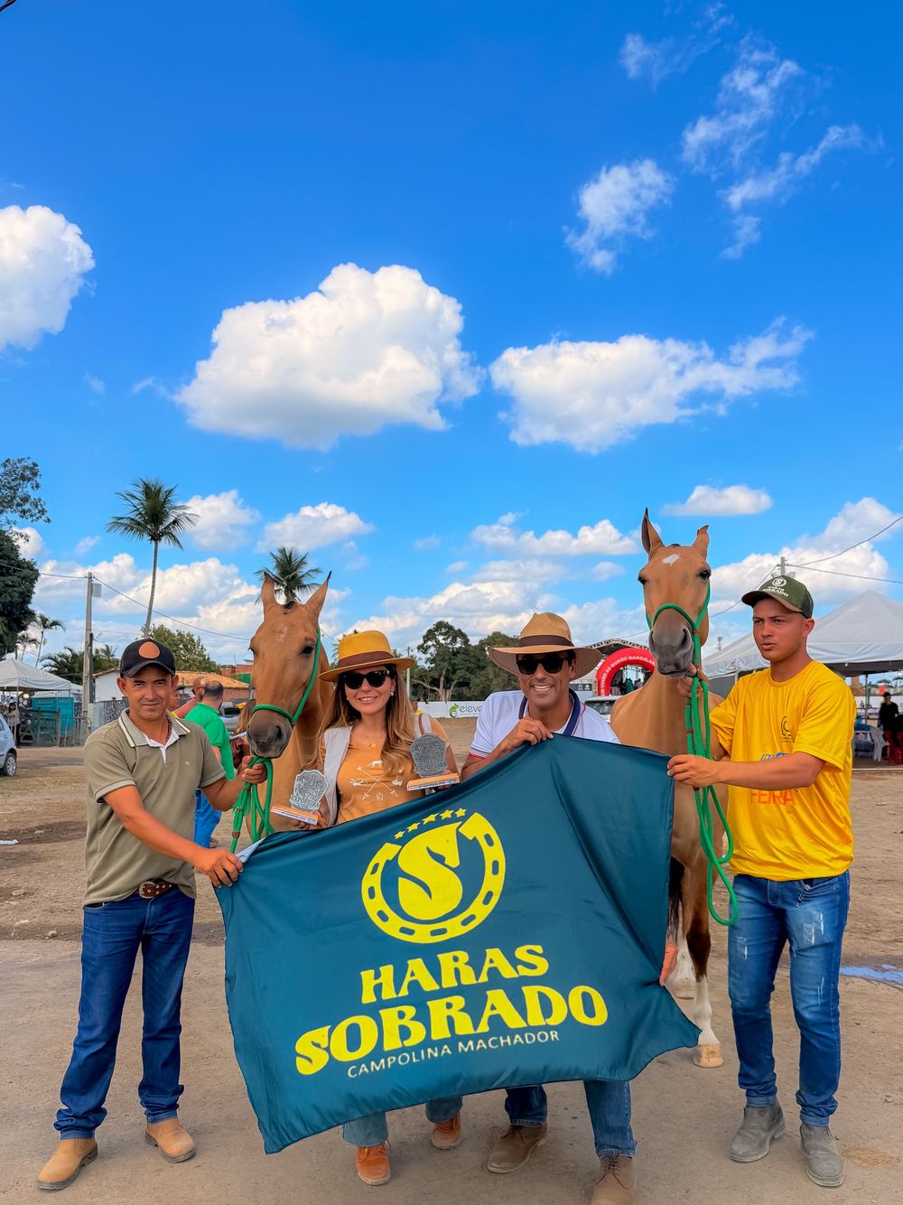 Equipe do Haras Sobrado com duas éguas e troféus na 47ª ExpoFeira 2026